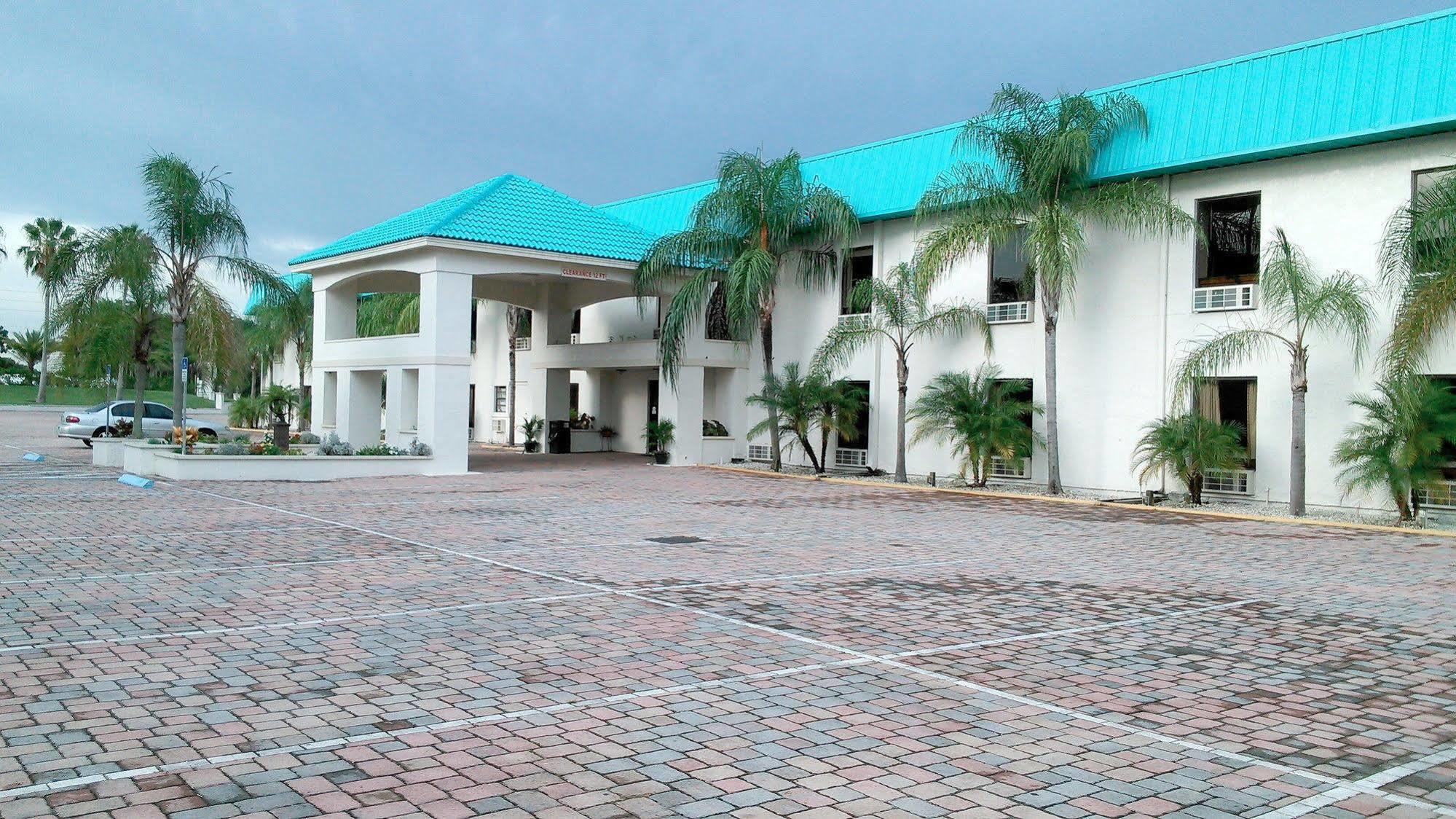 Maikol Family Guest house 2*